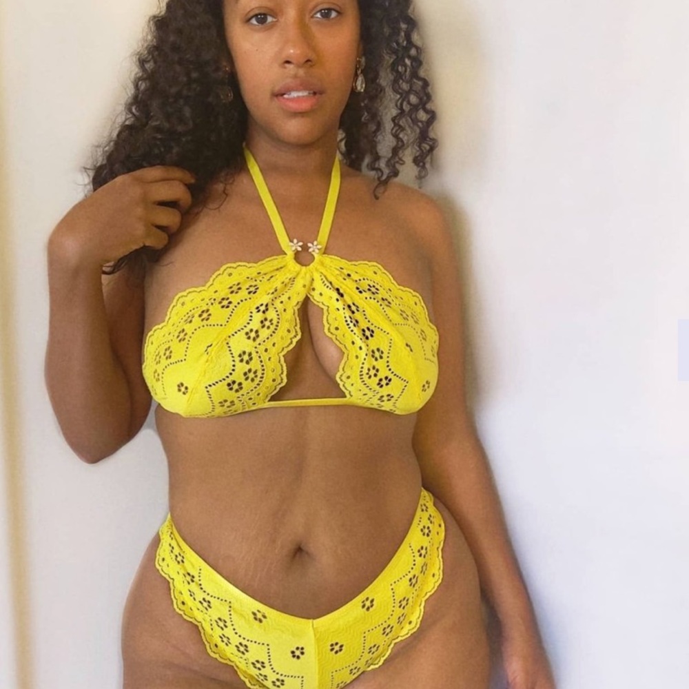 Savage X Fenty Broderie Lace Halter in Yellow sizes S, 3X NWT